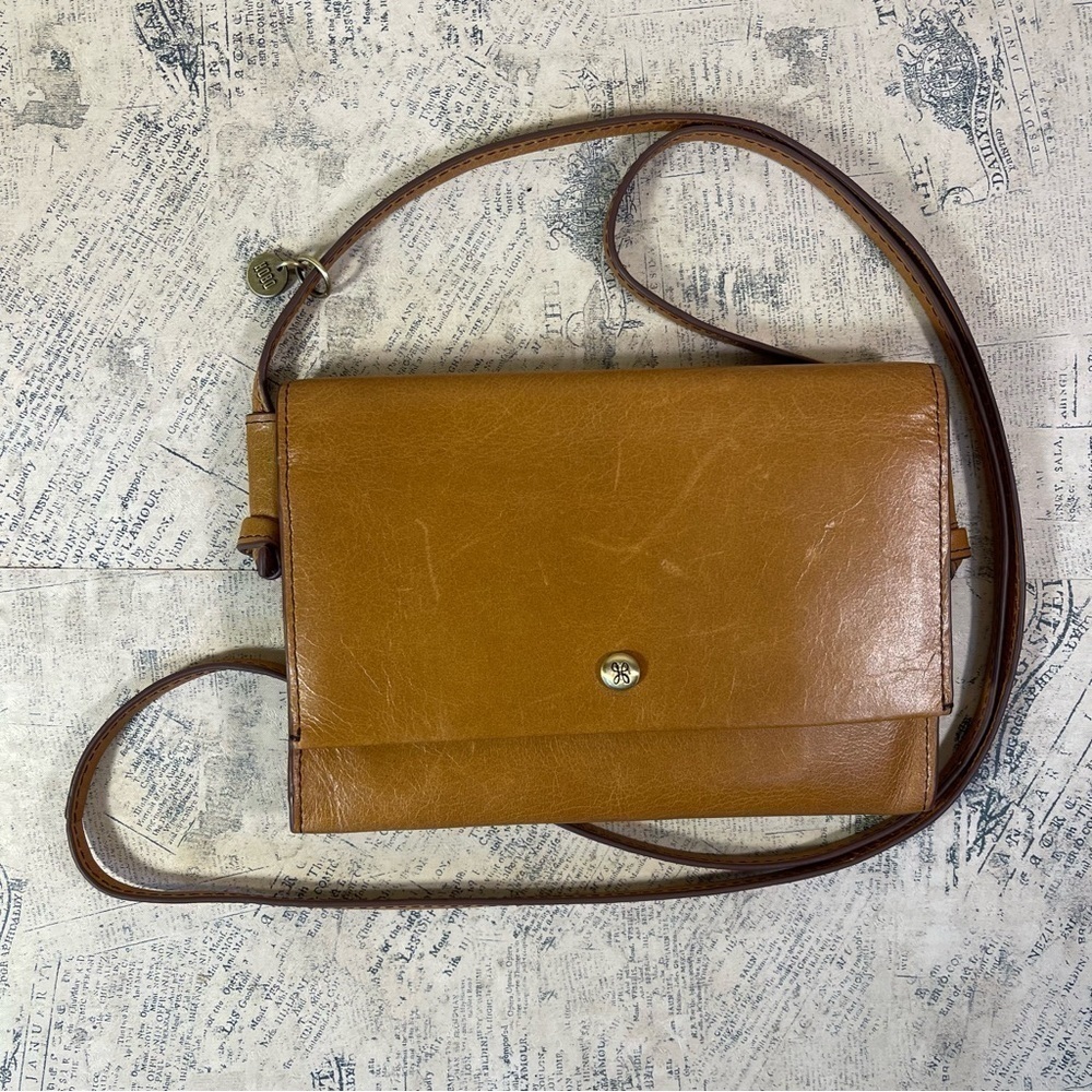 HOBO Bemuse Leather Compact Crossbody Bag Organizer Wallet Purse Black
